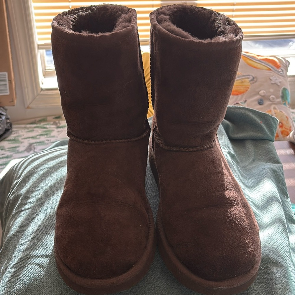 Brown Mid size Uggs